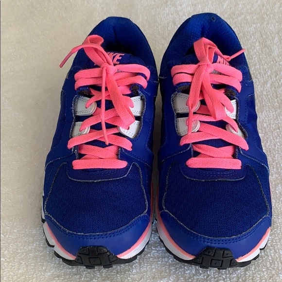 nike dual fusion st2